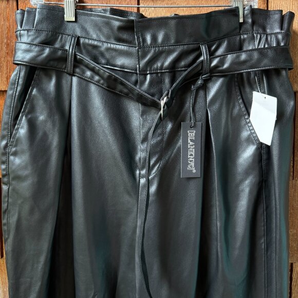 NWT BLANK NYC Black Faux Leather Paperbag Waist in Women's 32 - Picture 4 of 12